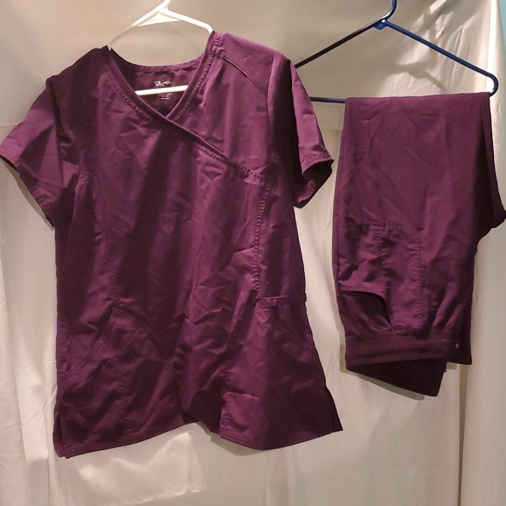 Scrub set
